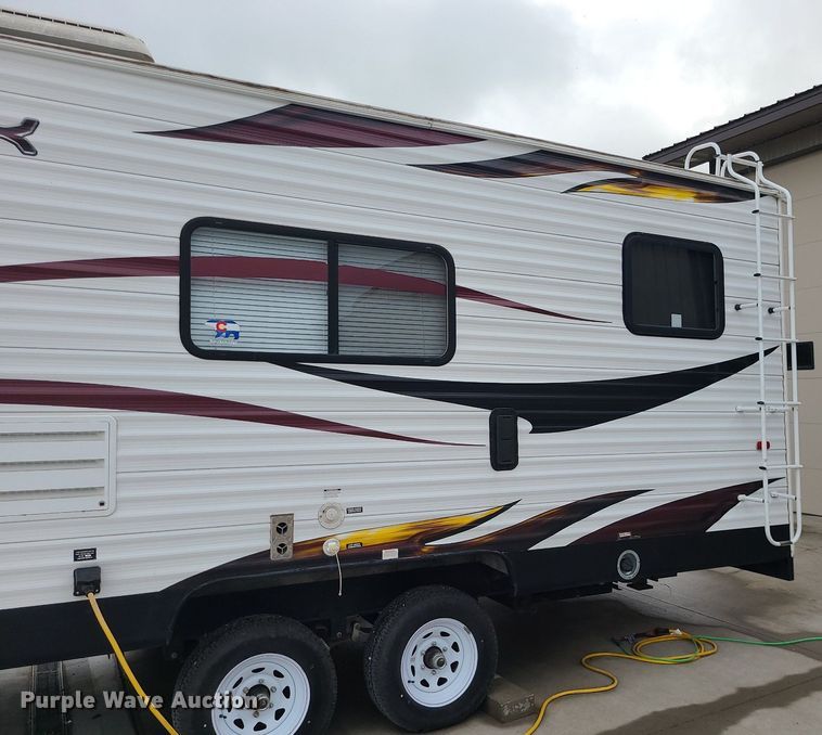 image for item MQ9532 2011 Forest River Wolf Pack  camper