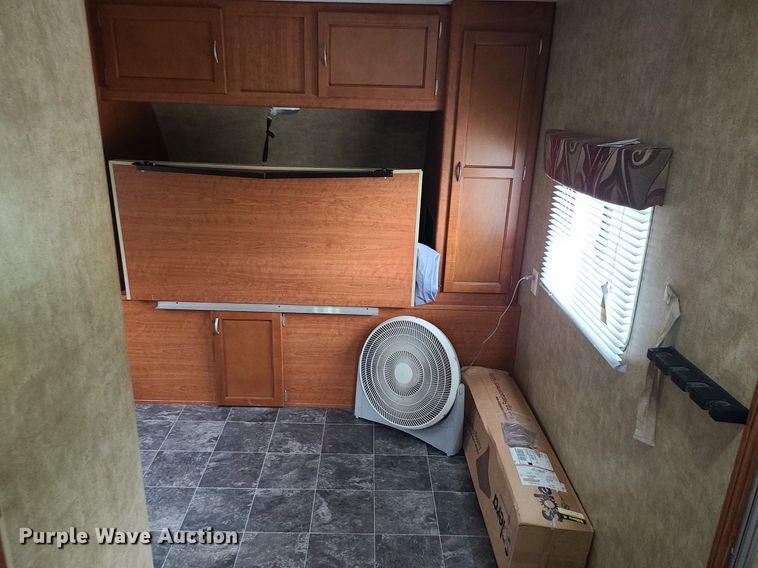 image for item MQ9532 2011 Forest River Wolf Pack  camper