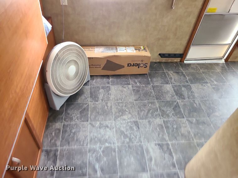 image for item MQ9532 2011 Forest River Wolf Pack  camper