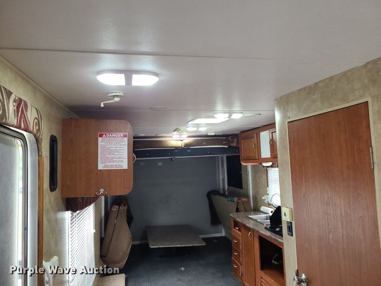 image for item MQ9532 2011 Forest River Wolf Pack  camper