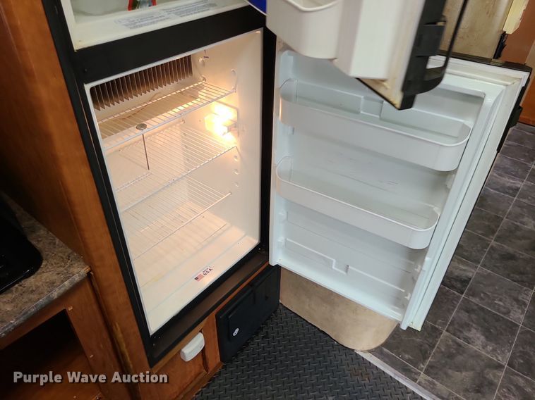 image for item MQ9532 2011 Forest River Wolf Pack  camper