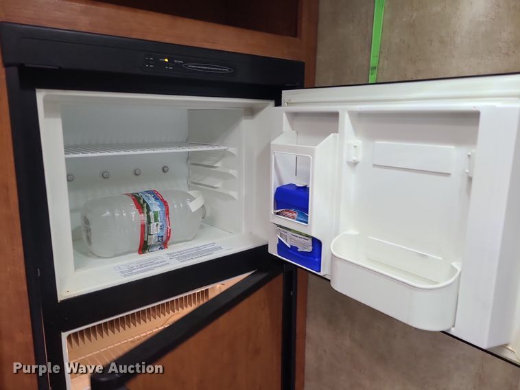 image for item MQ9532 2011 Forest River Wolf Pack  camper