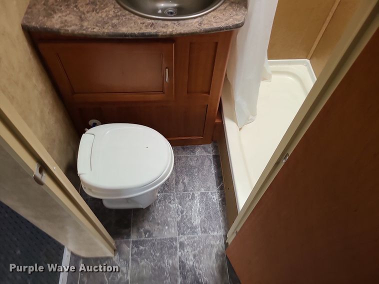 image for item MQ9532 2011 Forest River Wolf Pack  camper