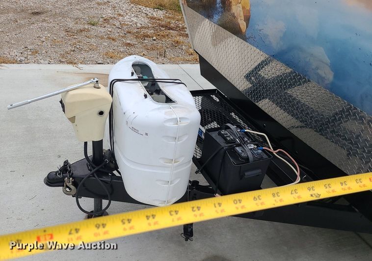 image for item MQ9532 2011 Forest River Wolf Pack  camper