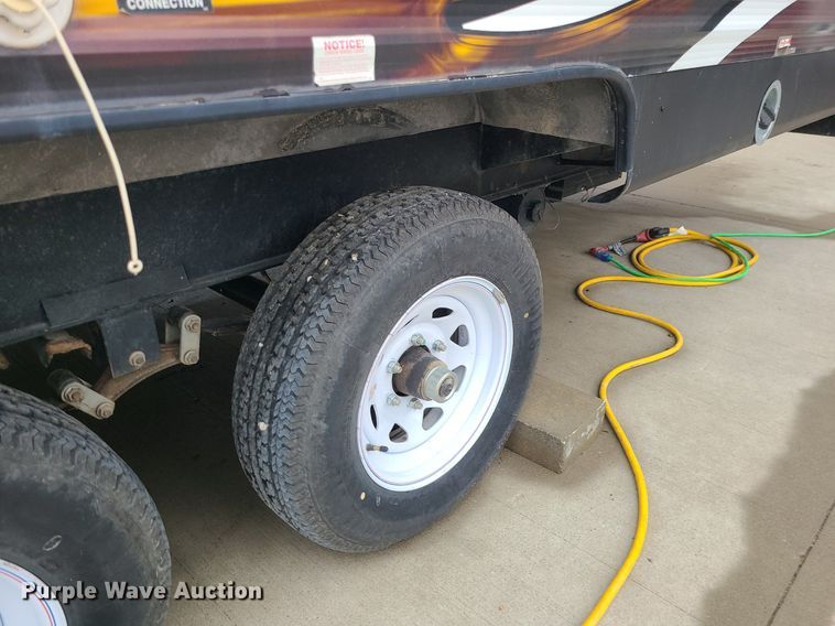 image for item MQ9532 2011 Forest River Wolf Pack  camper