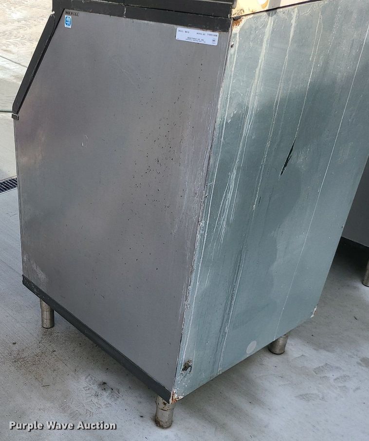 image for item MQ9536 Manitowoc B570  ice maker