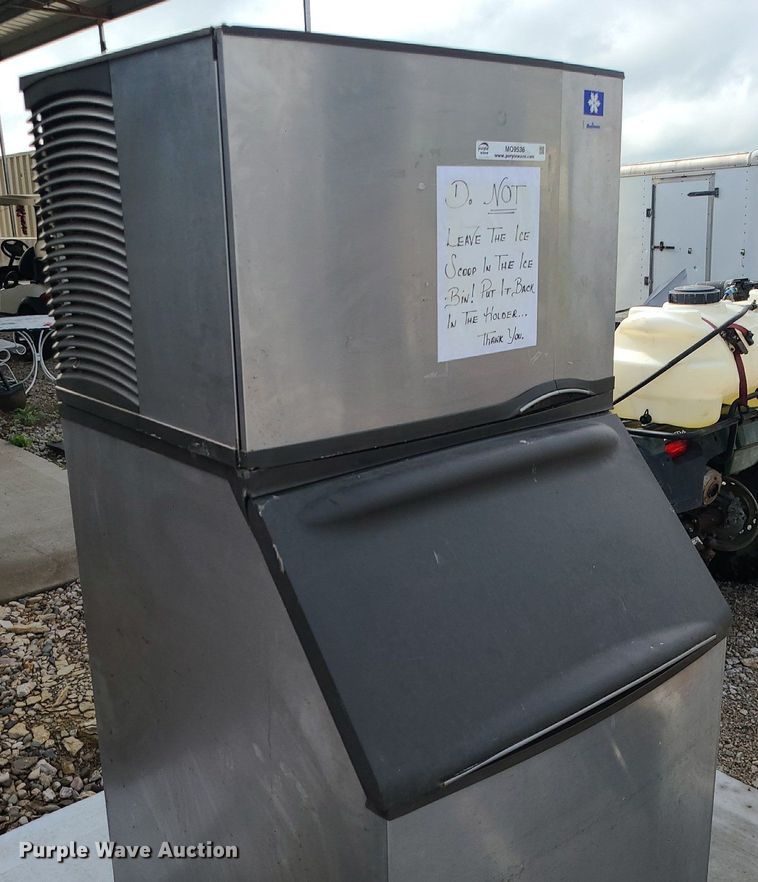 Manitowoc B570 ice maker in Lawson, MO Item MQ9536 for sale Purple Wave