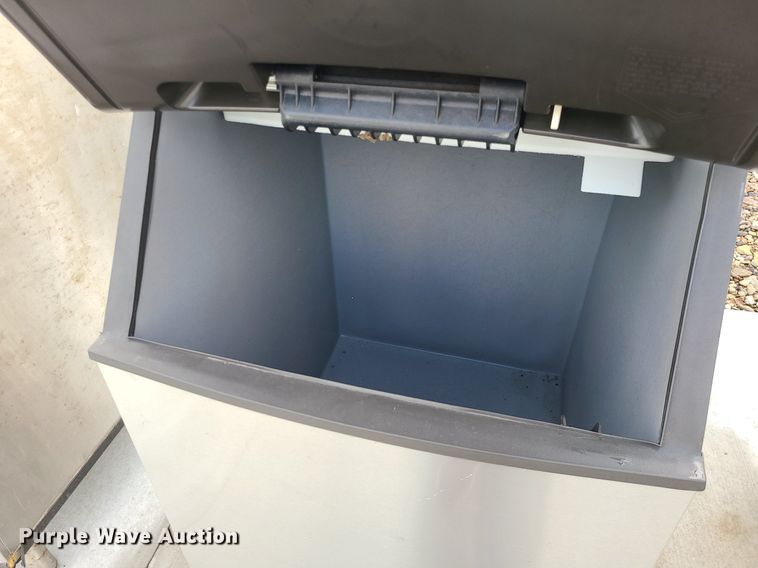 image for item MQ9537 (2) Manitowoc B570 ice makers