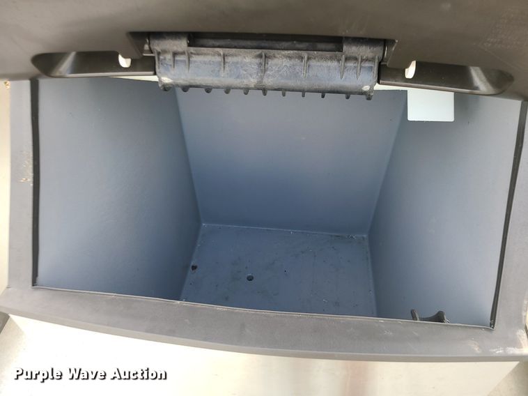 image for item MQ9537 (2) Manitowoc B570 ice makers