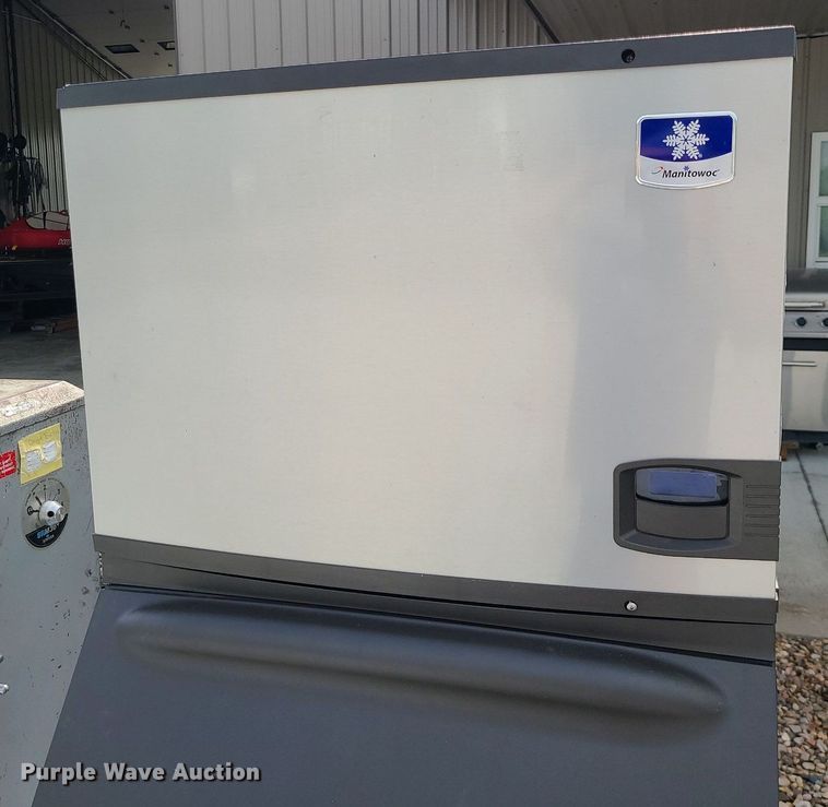 image for item MQ9538 (2) Manitowoc B570 ice makers