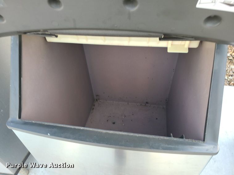 image for item MQ9538 (2) Manitowoc B570 ice makers