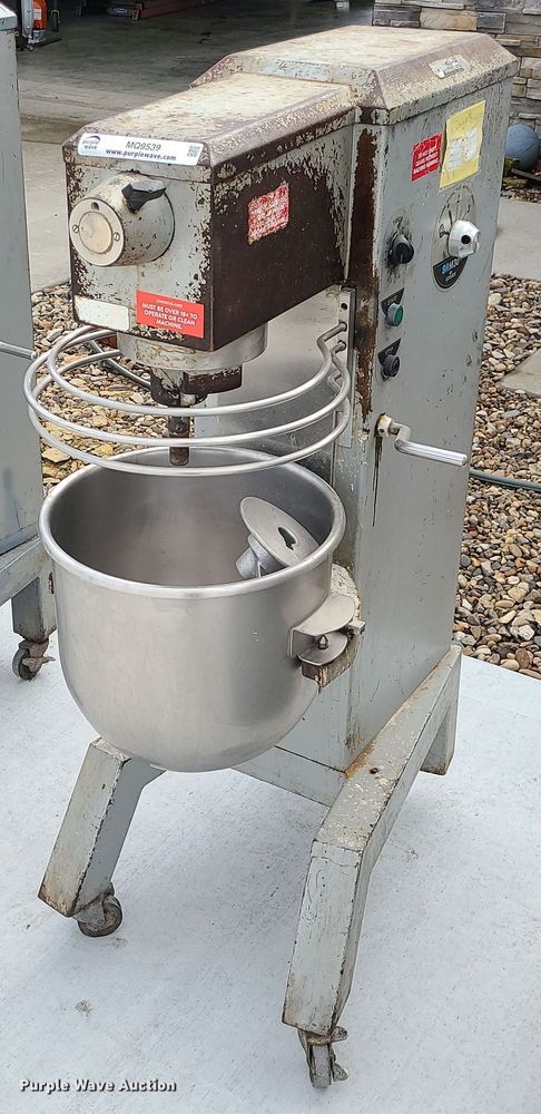 image for item MQ9539 Univex SRM30+  mixer