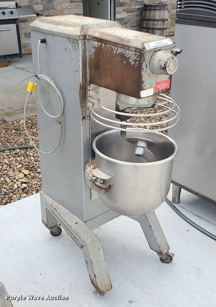 image for item MQ9539 Univex SRM30+  mixer