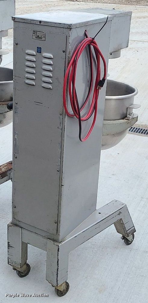 image for item MQ9541 Univex N30  mixer