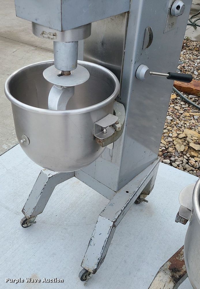 image for item MQ9541 Univex N30  mixer