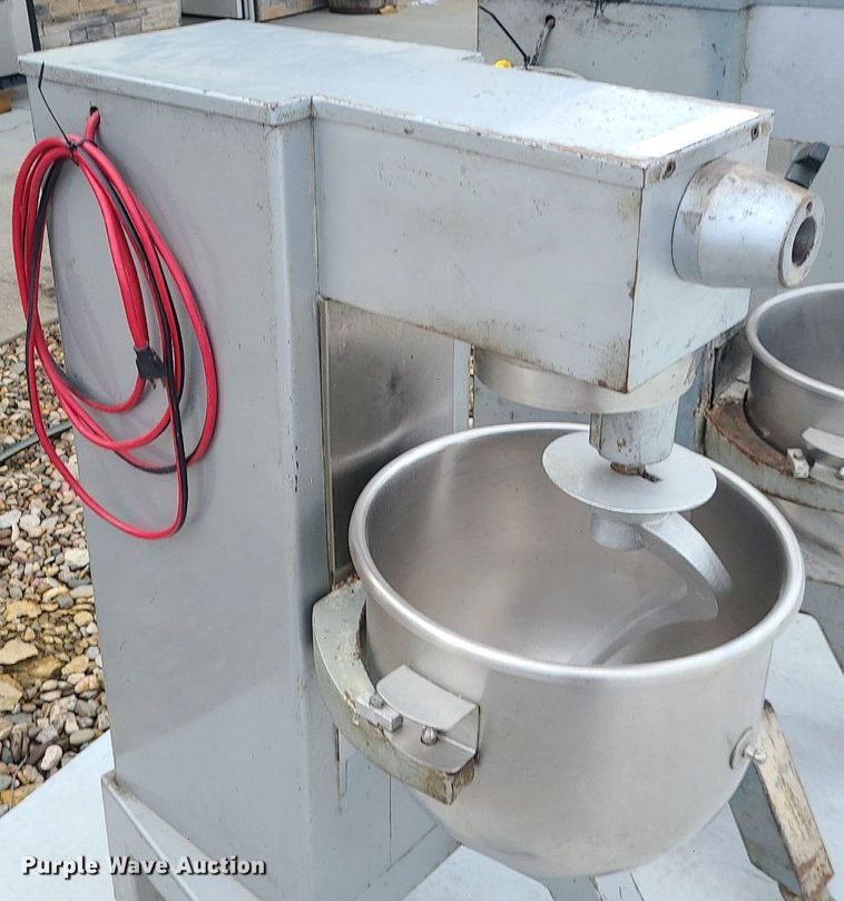 image for item MQ9541 Univex N30  mixer