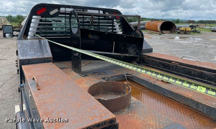 image for item MR9072 2015 Ford  F350 Super Duty  Crew Cab flatbed pickup truck