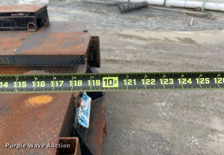 image for item MR9072 2015 Ford  F350 Super Duty  Crew Cab flatbed pickup truck