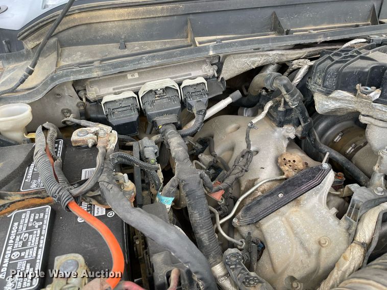 image for item MR9072 2015 Ford  F350 Super Duty  Crew Cab flatbed pickup truck