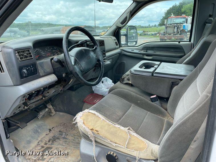 image for item MR9073 2002 Ford F250 Super Duty  pickup truck