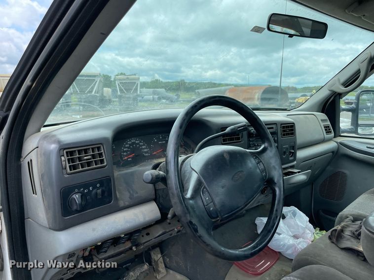 image for item MR9073 2002 Ford F250 Super Duty  pickup truck