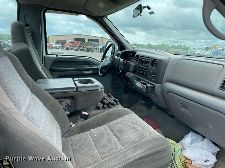 image for item MR9073 2002 Ford F250 Super Duty  pickup truck