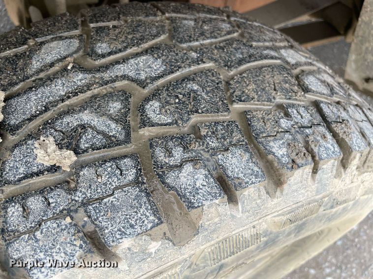 image for item MR9073 2002 Ford F250 Super Duty  pickup truck