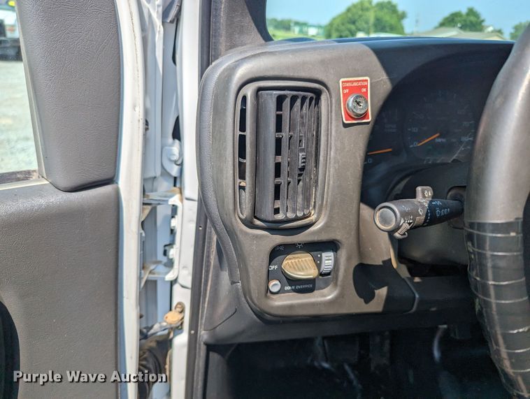 image for item MX9312 2008 Chevrolet C4500  Crew Cab flatbed truck