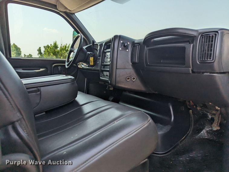 image for item MX9312 2008 Chevrolet C4500  Crew Cab flatbed truck