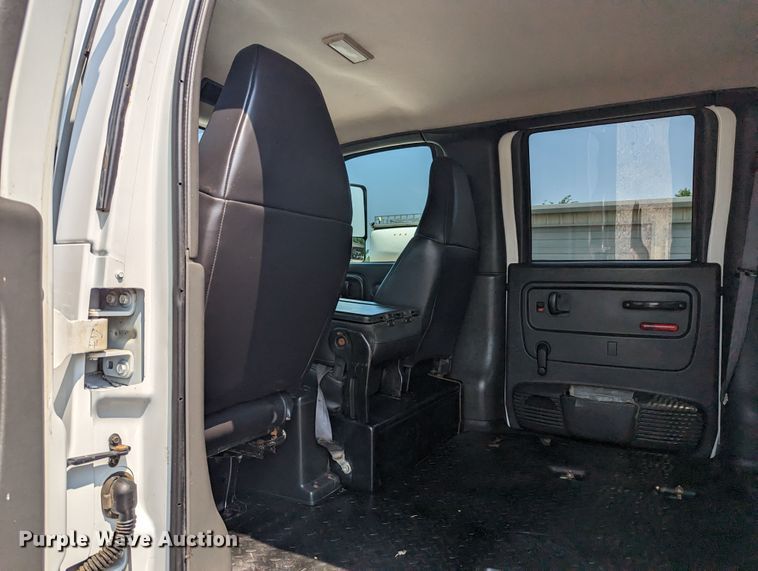 image for item MX9312 2008 Chevrolet C4500  Crew Cab flatbed truck