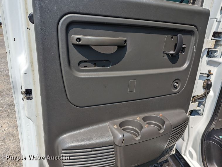 image for item MX9312 2008 Chevrolet C4500  Crew Cab flatbed truck