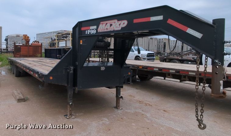 image for item MY9333 2017 MAXXD  equipment trailer