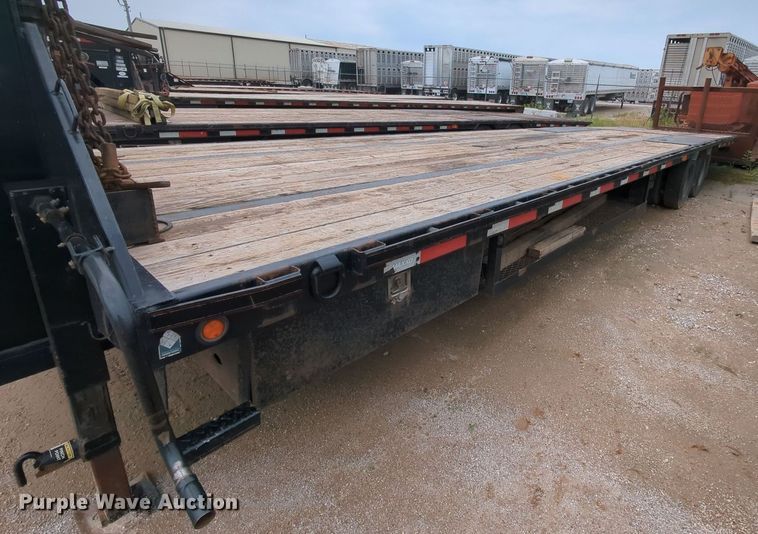 image for item MY9333 2017 MAXXD  equipment trailer