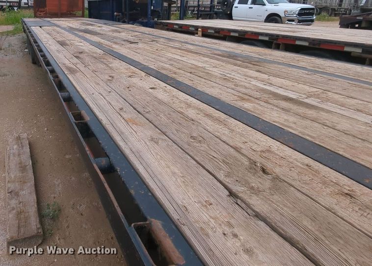 image for item MY9333 2017 MAXXD  equipment trailer