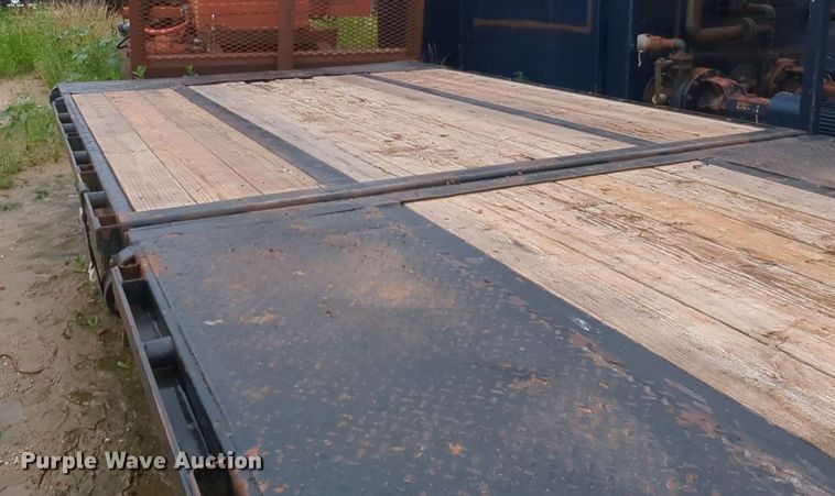 image for item MY9333 2017 MAXXD  equipment trailer