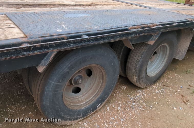 image for item MY9333 2017 MAXXD  equipment trailer