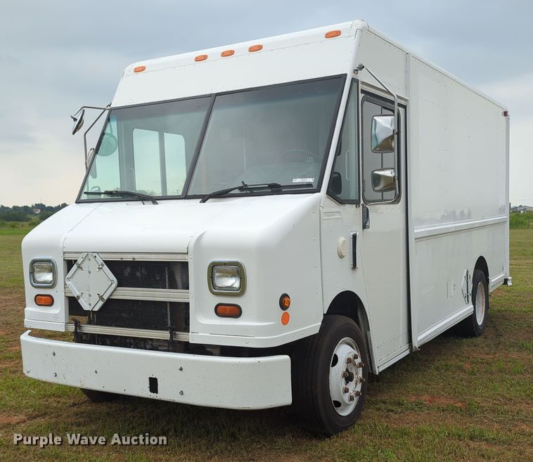 image for item MY9373 2006 Freightliner MT45  delivery truck