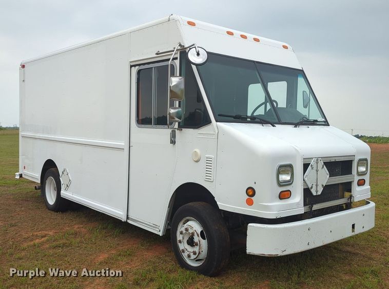 image for item MY9373 2006 Freightliner MT45  delivery truck