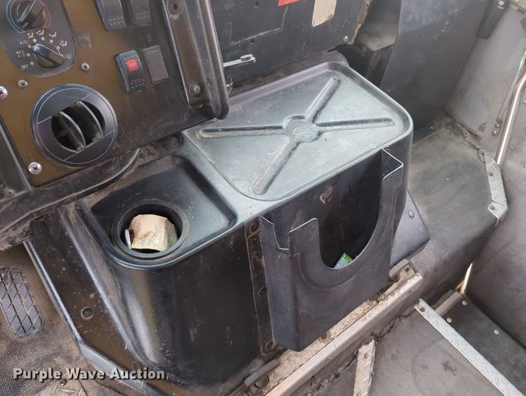 image for item MY9373 2006 Freightliner MT45  delivery truck