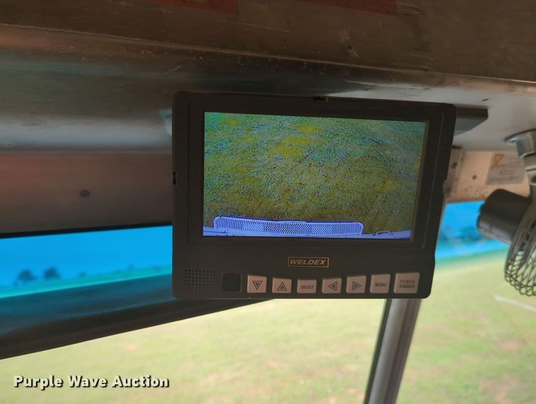 image for item MY9373 2006 Freightliner MT45  delivery truck