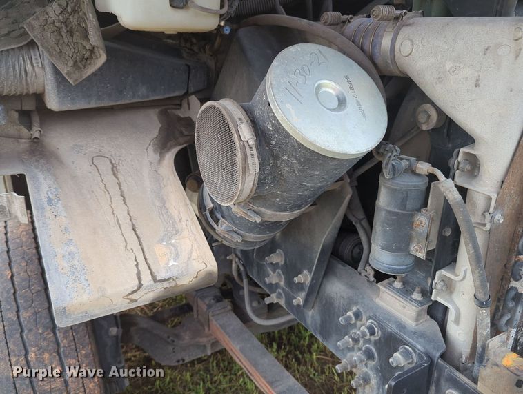 image for item MY9373 2006 Freightliner MT45  delivery truck