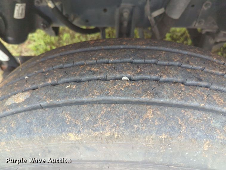 image for item MY9373 2006 Freightliner MT45  delivery truck