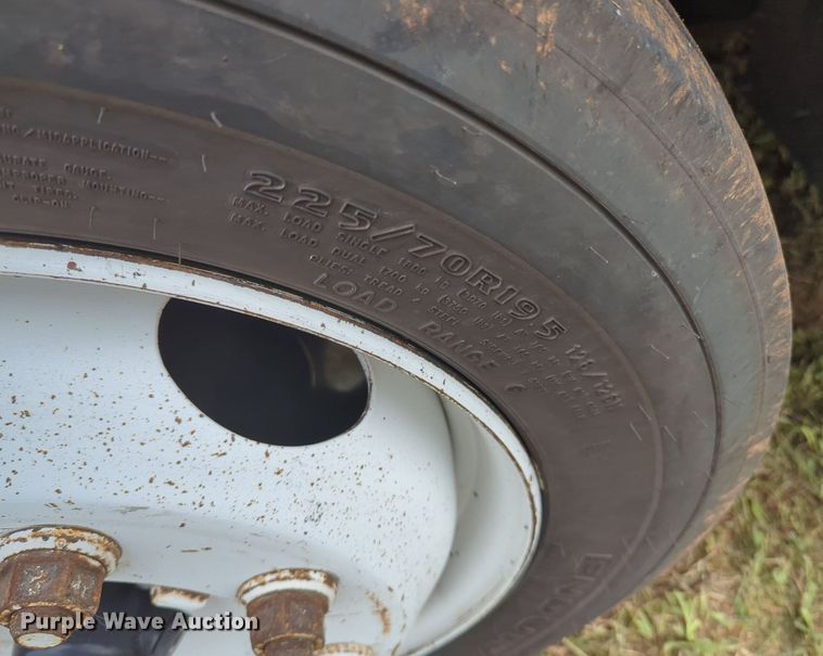 image for item MY9373 2006 Freightliner MT45  delivery truck