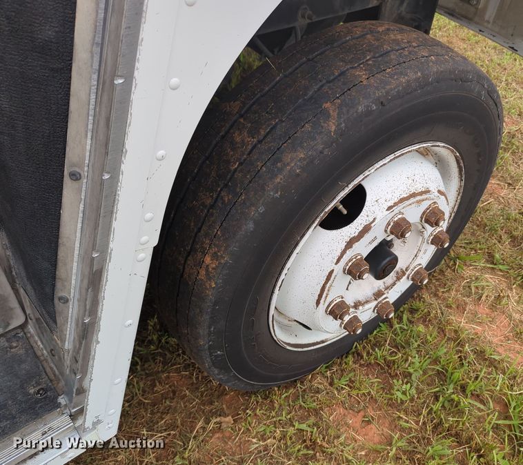 image for item MY9373 2006 Freightliner MT45  delivery truck