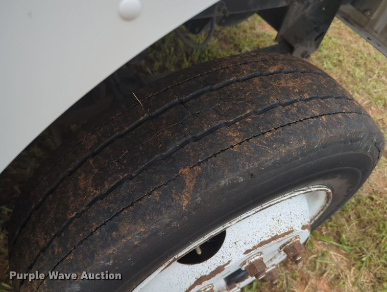 image for item MY9373 2006 Freightliner MT45  delivery truck