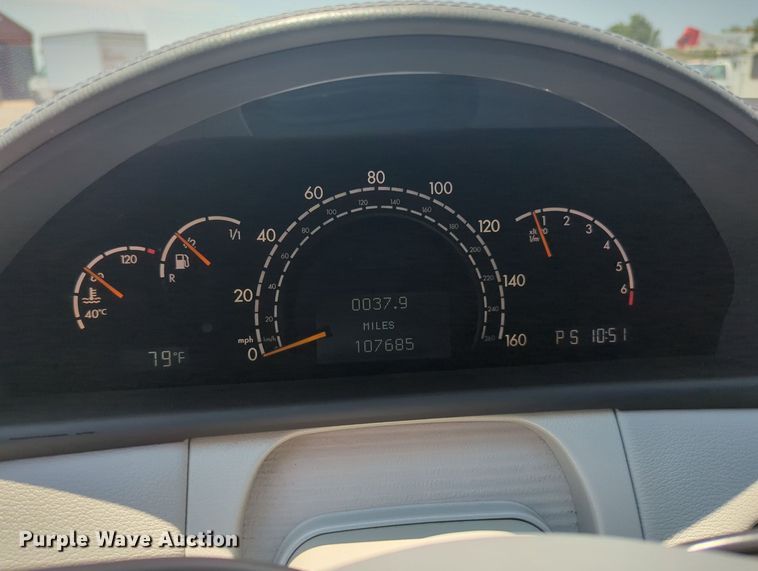 image for item MY9386 2002 Mercedes Benz CL500