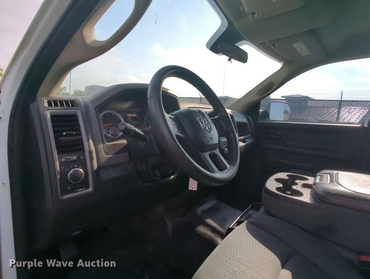 image for item MY9398 2013 Dodge Ram 2500  Crew Cab pickup truck