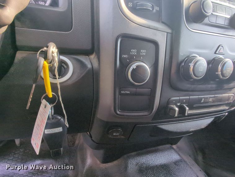 image for item MY9398 2013 Dodge Ram 2500  Crew Cab pickup truck