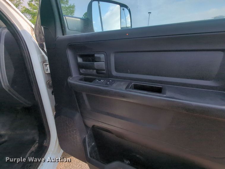 image for item MY9398 2013 Dodge Ram 2500  Crew Cab pickup truck