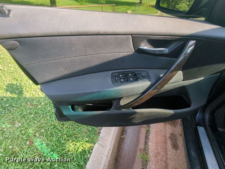 image for item MY9399 2007 BMW X3  SUV